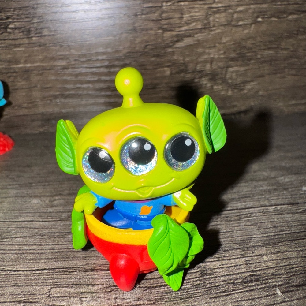 Disney Doorable Alien From Toy Story (In Full Bloom Series)